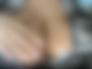 thickfreakylatina's Live Sex Cam Show
