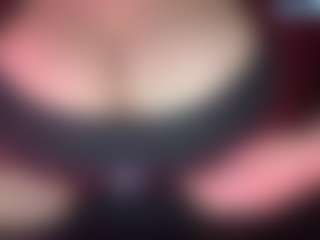 thickfreakylatina's Live Sex Cam Show