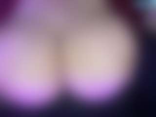 Live cam show with thickfreakylatina - Tease on TeamSkeetLive