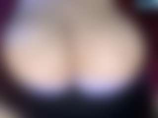 thickfreakylatina's Live Sex Cam Show