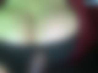 thickfreakylatina's Live Sex Cam Show