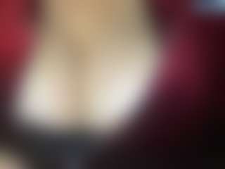 thickfreakylatina's Live Sex Cam Show