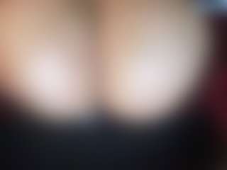 thickfreakylatina's Live Sex Cam Show