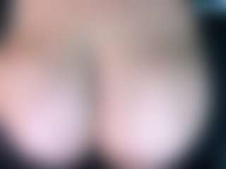 thickfreakylatina's Live Sex Cam Show