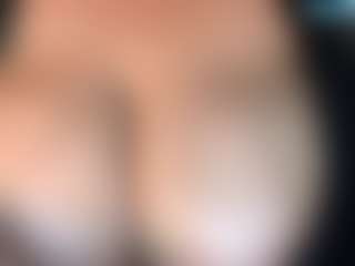 Live cam show with thickfreakylatina - Strip BBW on StripNow