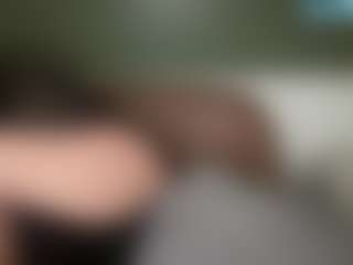thickfreakylatina's Live Sex Cam Show
