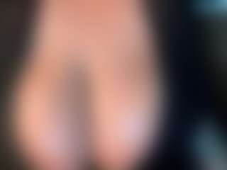 thickfreakylatina's Live Sex Cam Show