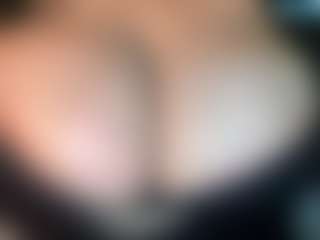 thickfreakylatina's Live Sex Cam Show