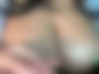 thickfreakylatina's Live Sex Cam Show