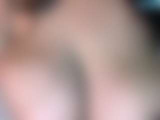 thickfreakylatina's Live Sex Cam Show