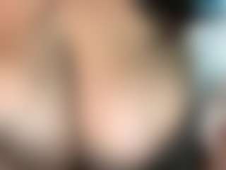 thickfreakylatina's Live Sex Cam Show