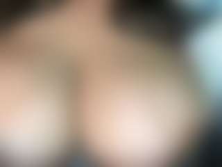 thickfreakylatina's Live Sex Cam Show