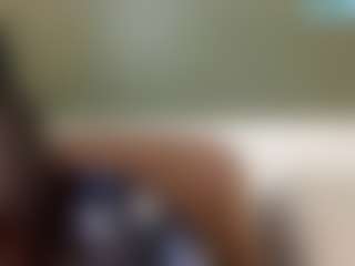 thickfreakylatina's Live Sex Cam Show