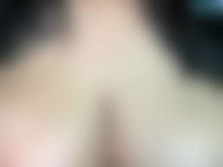 thickfreakylatina's Live Sex Cam Show
