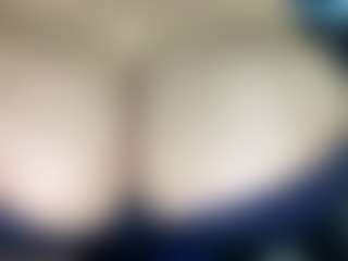 thickfreakylatina's Live Sex Cam Show