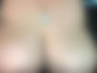 thickfreakylatina's Live Sex Cam Show