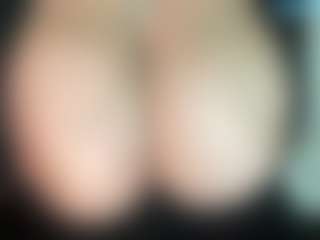 thickfreakylatina's Live Sex Cam Show