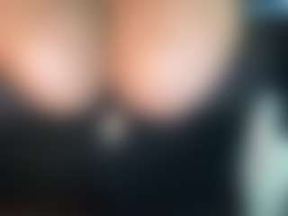 thickfreakylatina's Live Sex Cam Show