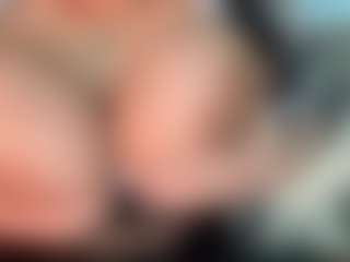 thickfreakylatina's Live Sex Cam Show