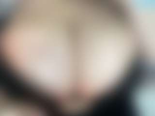 thickfreakylatina's Live Sex Cam Show