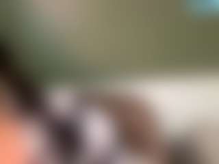 thickfreakylatina's Live Sex Cam Show