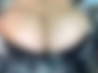 thickfreakylatina's Live Sex Cam Show