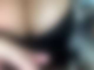 thickfreakylatina's Live Sex Cam Show