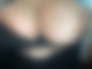 thickfreakylatina's Live Sex Cam Show