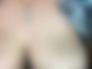 thickfreakylatina's Live Sex Cam Show