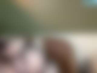 thickfreakylatina's Live Sex Cam Show