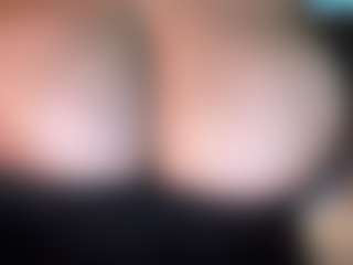 thickfreakylatina's Live Sex Cam Show