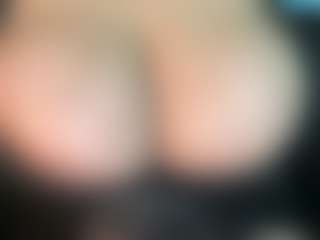 thickfreakylatina's Live Sex Cam Show