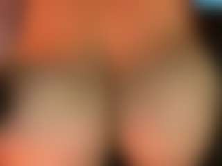 thickfreakylatina's Live Sex Cam Show