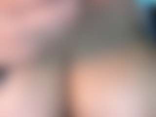 thickfreakylatina's Live Sex Cam Show