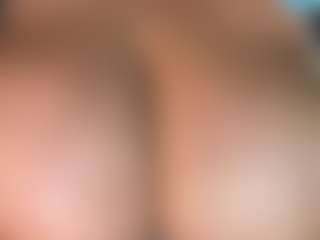 thickfreakylatina's Live Sex Cam Show