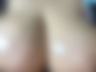 thickfreakylatina's Live Sex Cam Show