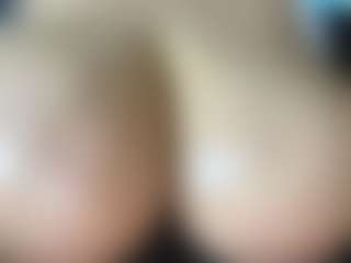 thickfreakylatina's Live Sex Cam Show
