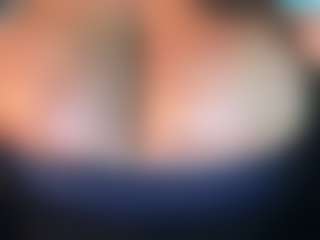 thickfreakylatina's Live Sex Cam Show