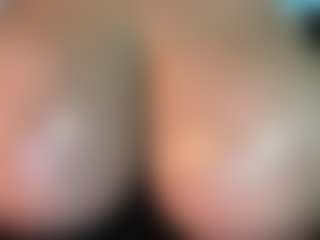 thickfreakylatina's Live Sex Cam Show