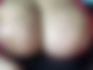 thickfreakylatina's Live Sex Cam Show
