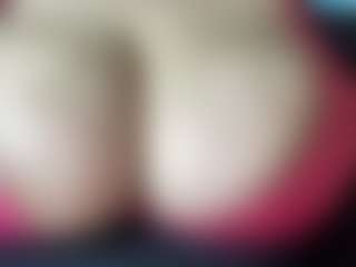 thickfreakylatina's Live Sex Cam Show