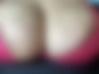 thickfreakylatina's Live Sex Cam Show