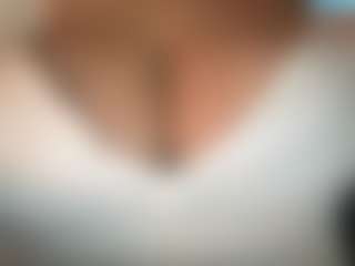 thickfreakylatina's Live Sex Cam Show