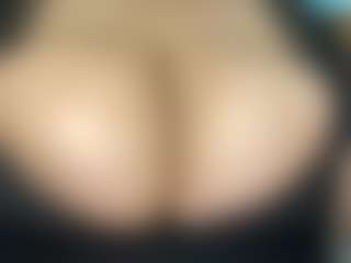 thickfreakylatina's Live Sex Cam Show