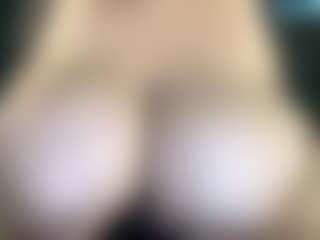 thickfreakylatina's Live Sex Cam Show
