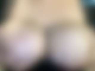 thickfreakylatina's Live Sex Cam Show