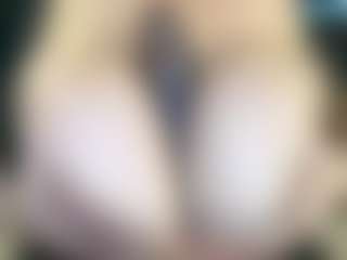 thickfreakylatina's Live Sex Cam Show