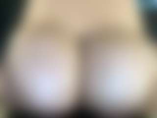 thickfreakylatina's Live Sex Cam Show