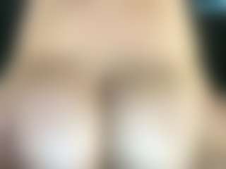 thickfreakylatina's Live Sex Cam Show