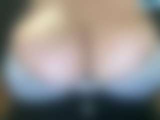 thickfreakylatina's Live Sex Cam Show